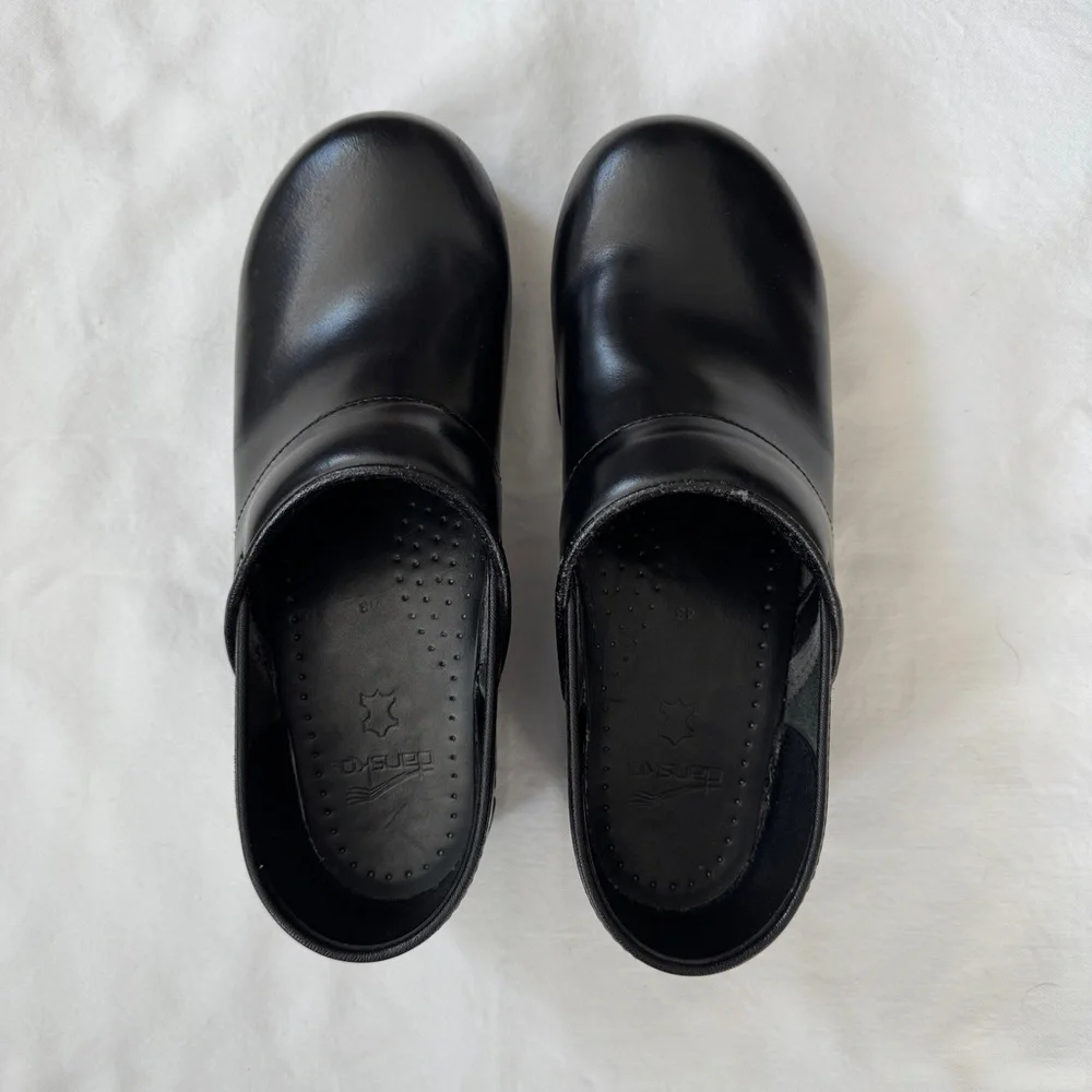 Dansko Professional black cabrio leather clogs, unisex size 43